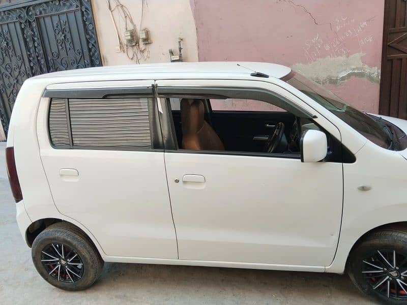 Suzuki Wagon R 2018 3