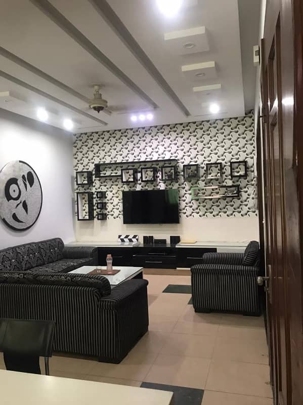10 Marla Facing Park Slightly Used Upper Portion Is Available For Rent On Top Location Of Punjab Society Phase 1 Lahore 4