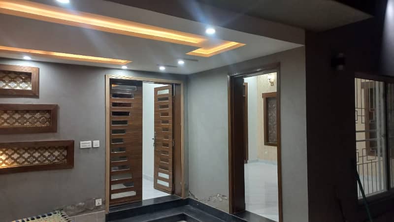 LOWER PORTION OF 10 MARLA BRAND NEW SPANISH LUXURY EXCELLENT IDEAL HOUSE FOR RENT IN OVERSEAS B BLOCK BAHRIA TOWN LAHORE 31