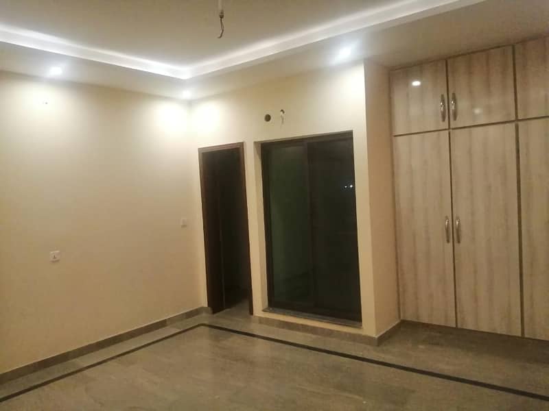 10 MARLA FACING PARK SLIGHTLY USED UPPER PORTION IS AVAILABLE FOR RENT ON TOP LOCATION OF VALENCIA TOWN LAHORE 0