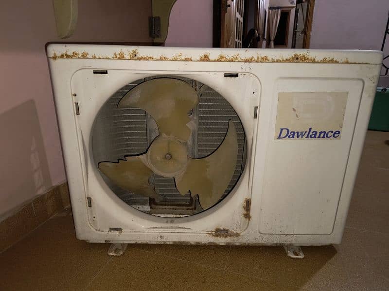 Dawlance 1 ton Ac with Gas 1