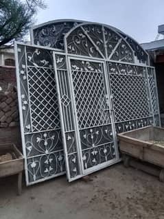 Iron grill in good condition