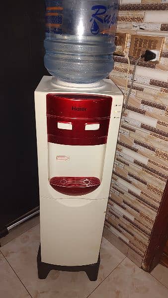 Haier Water Dispenser with fridge 1
