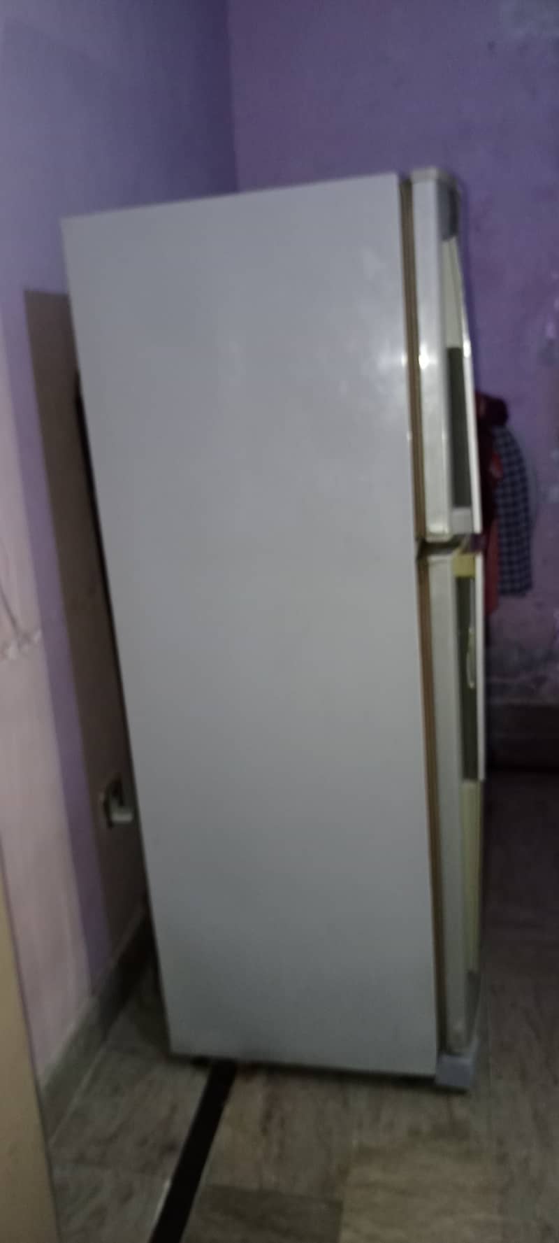 Dawlance fridge (Medium Size) 1
