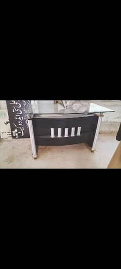 office table available in good condition