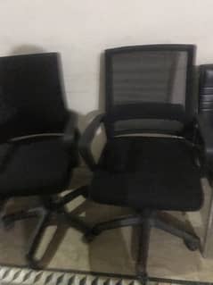 4 computer chairs in excellent condition