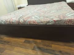 Queen Bed Wooden