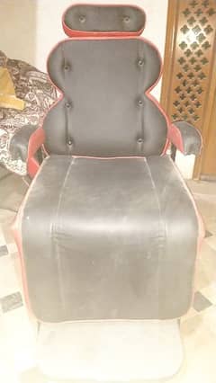 Comfortable chair for parlour
