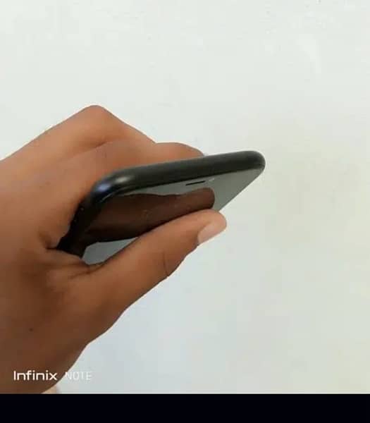 IPHONE XR NON PTA 3