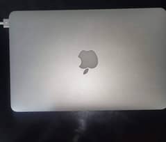 Macbook Air 2013 + Free Charger