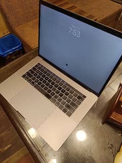 apple MacBook pro 2019,in 15 inches,16 gb ram and 512 SSD in 10/10