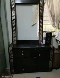 Dressing table and side table