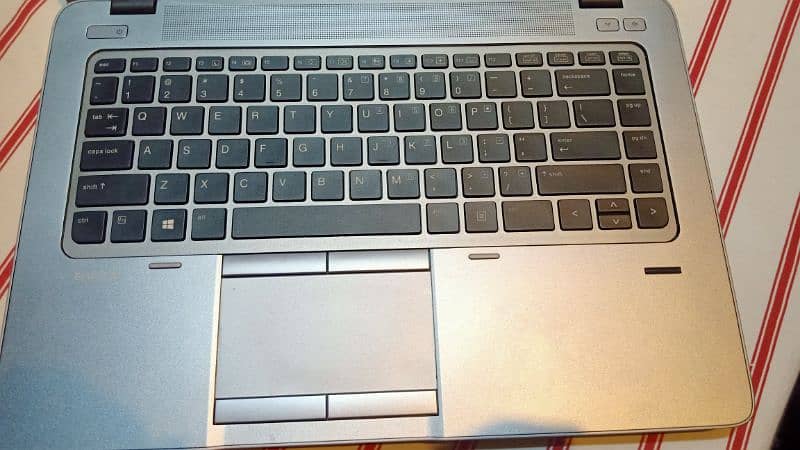 HP Elitebook 840G2 i5 5th 6