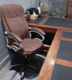 (2) big tables (1) revolving chair (4) chairs urgent sale