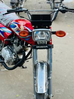 Honda 125 zero condition all punjab num biomatic available