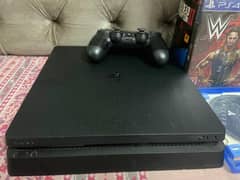 ps4 slim new condition + Controle + dvd WhatsApp contact. 03195376716