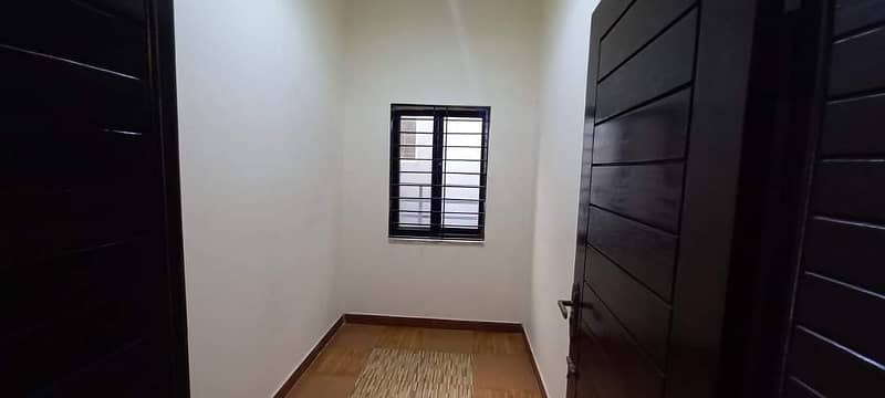 10 Marla used house Available for rent in janiper block bahria town lahore 4