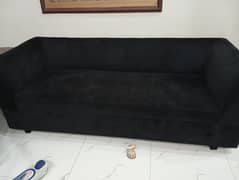 Sofa set in black colour