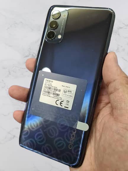 oppo Reno4 cpu 720 g ram 8 gb storage 128 gb 10 / 10 one hand use 0