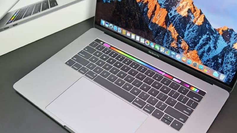 Apple Macbook pro 2016 touch bar 0