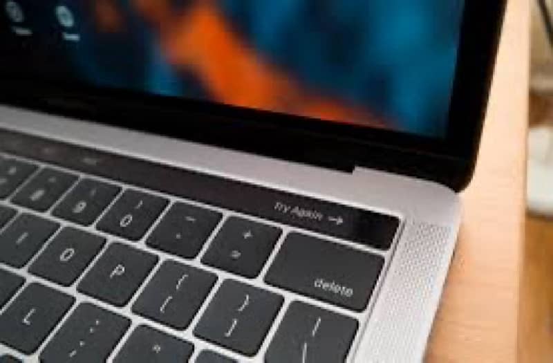 Apple Macbook pro 2016 touch bar 1