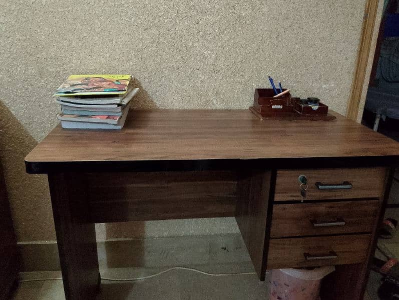 Computer and Study Table with chair 1