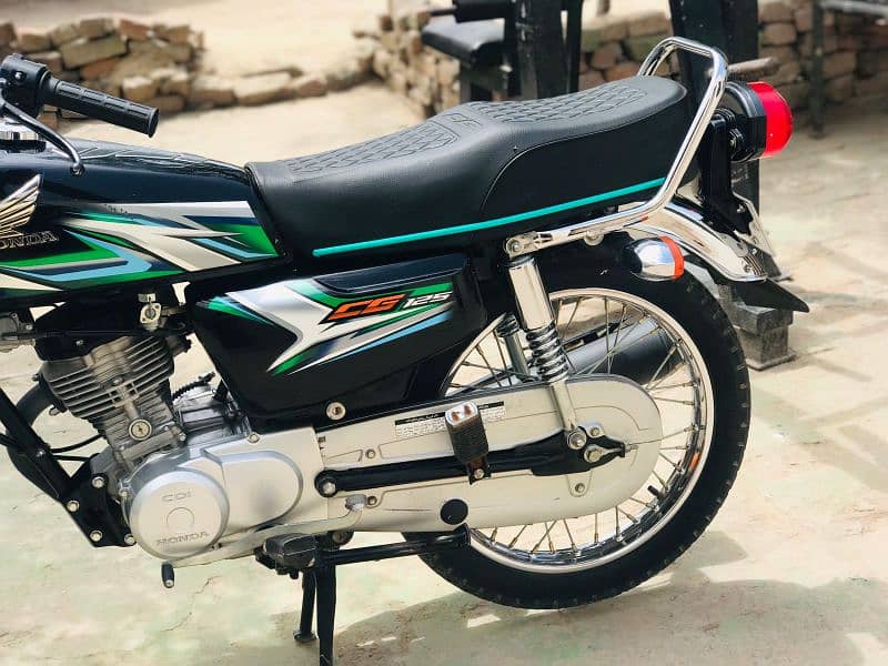 Honda 125 10/10 condition 7