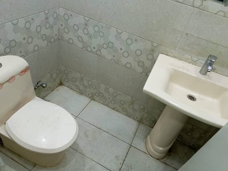 6.5 Marla 2nd Floor For Rent In DHA Phase 2,Block Q,Pakistan,Punjab,Lahore 6