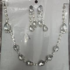 silver color jewellery set 0