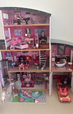 doll house excellent condition