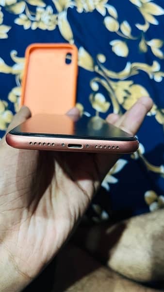 iphone XR 128GB PTA APPROVED Dual Sim 3