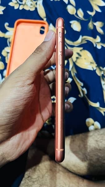 iphone XR 128GB PTA APPROVED Dual Sim 5