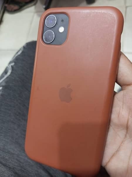iphone 11 All oky koi msla ni hey contct number 03014188880 2