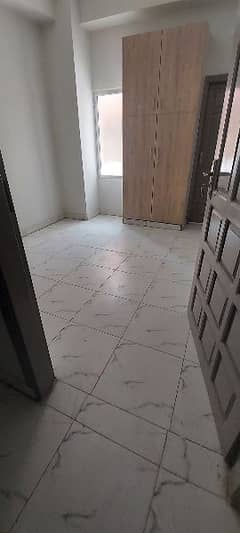 3 bed flat on bargain price in  hashti nagri gt road