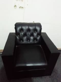 FIVE SEATER SOFA FOR SALE IN NORTH KARACHI CONTACT 03433033923