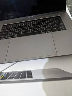 MACBOOK PRO I7 NEW WITH BOX