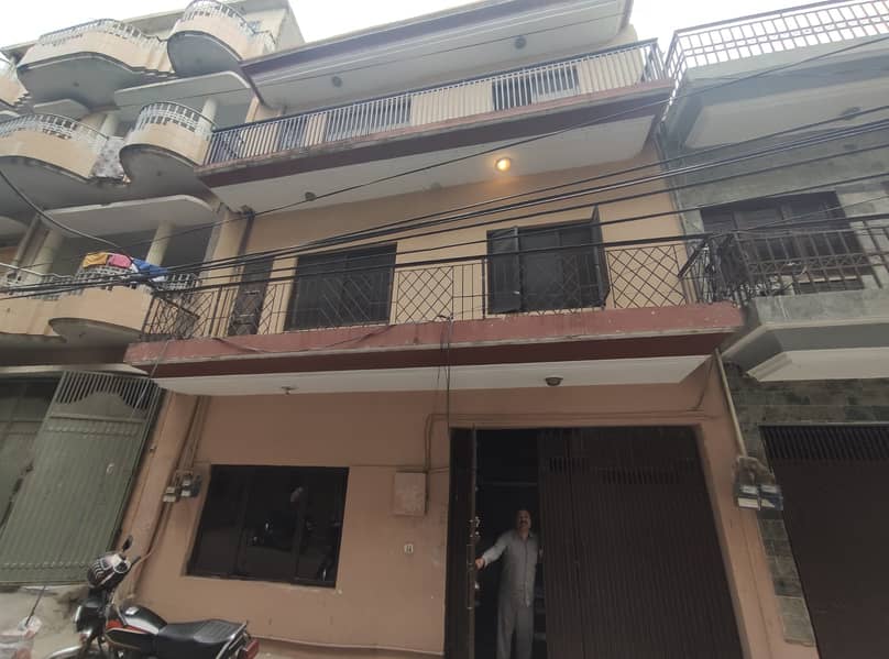 5 Marla 4 storey house for sale. (Visiting hours: 9 am to 3 pm only) 0