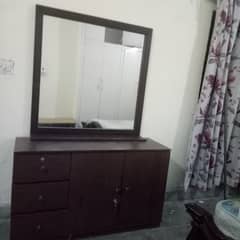 Dressing table with excellent mirror used for two years