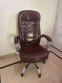 office chair in mint condition