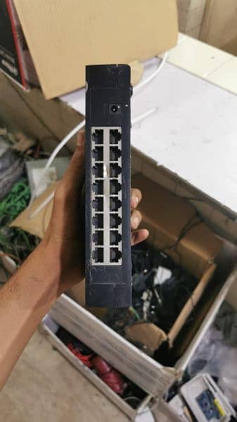 16 port and 24 port 10/100 network switch 1