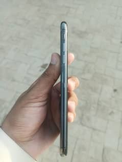IPhone XS-Max Non-PTA Black Colour 64Gb Non-Pack