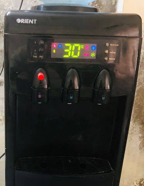 water Dispenser / Dispenser / For sale Working Condition Good 0