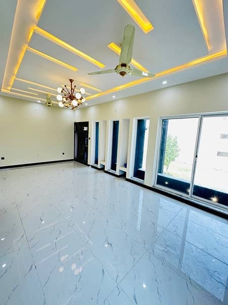 Luxury Brand New Corner Park Face House For Sale 9