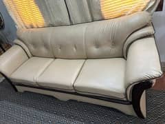 5 seater Sofa set available for sale in good condition