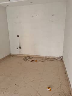 5 MARLA UPPER PORTION FOR RENT WITH GASS IN DHA RAHBAR BLOCK H NEAR TO 
MARKET
 ,PARK, MASQUE