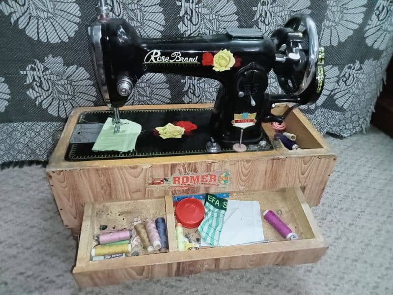 Sewing machine for sale 5