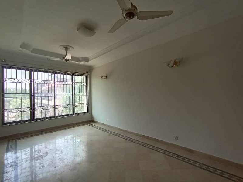 I-8/2.40x80 Luxury Upper Portion Near Park Near Shifa Hospital More Options Available For Rent 21