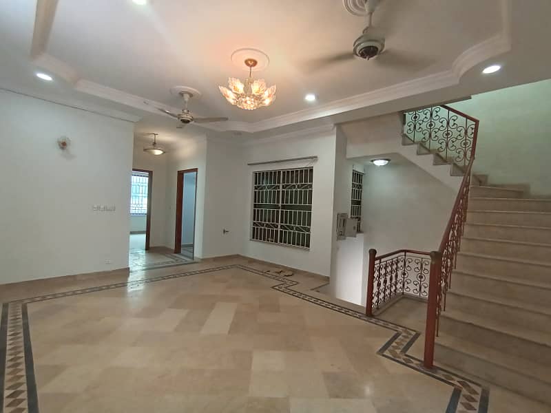 I-8/2.40x80 Luxury Upper Portion Near Park Near Shifa Hospital More Options Available For Rent 28