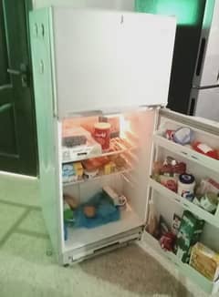 Refrigerator, 8/10 working