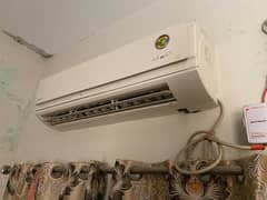 GREE 1.5 ton Air condition for sale (Slightly used)